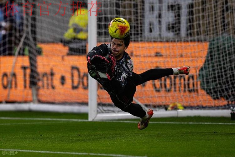 曼联拉门斯力保平局！互捅局彰显门将神奇，库瓦接班人隐约可见！